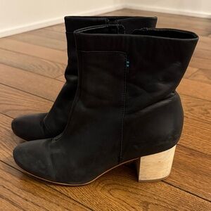 Toms Black Heeled Boots with Light Wooden Heel
